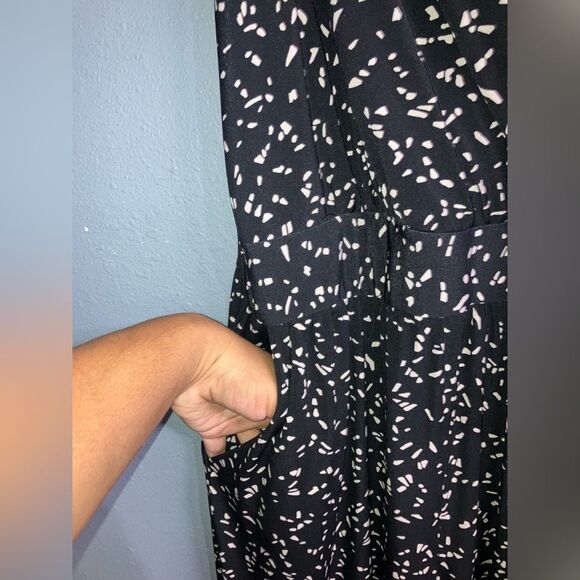 Kaileigh Black and White Patterned wide leg jumpsuit with pockets Medium #731 - Picture 4 of 4